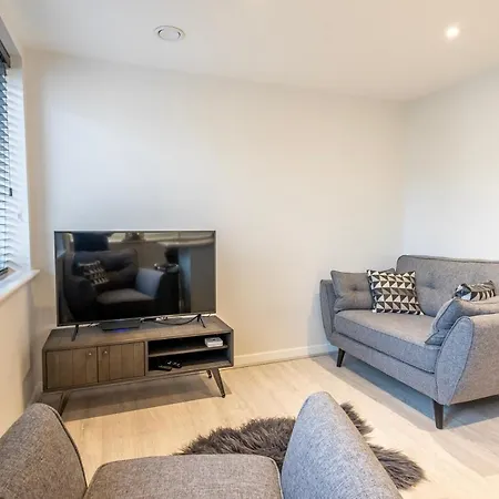 25 St John's Mews