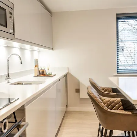 25 St John's Mews 아파트 *